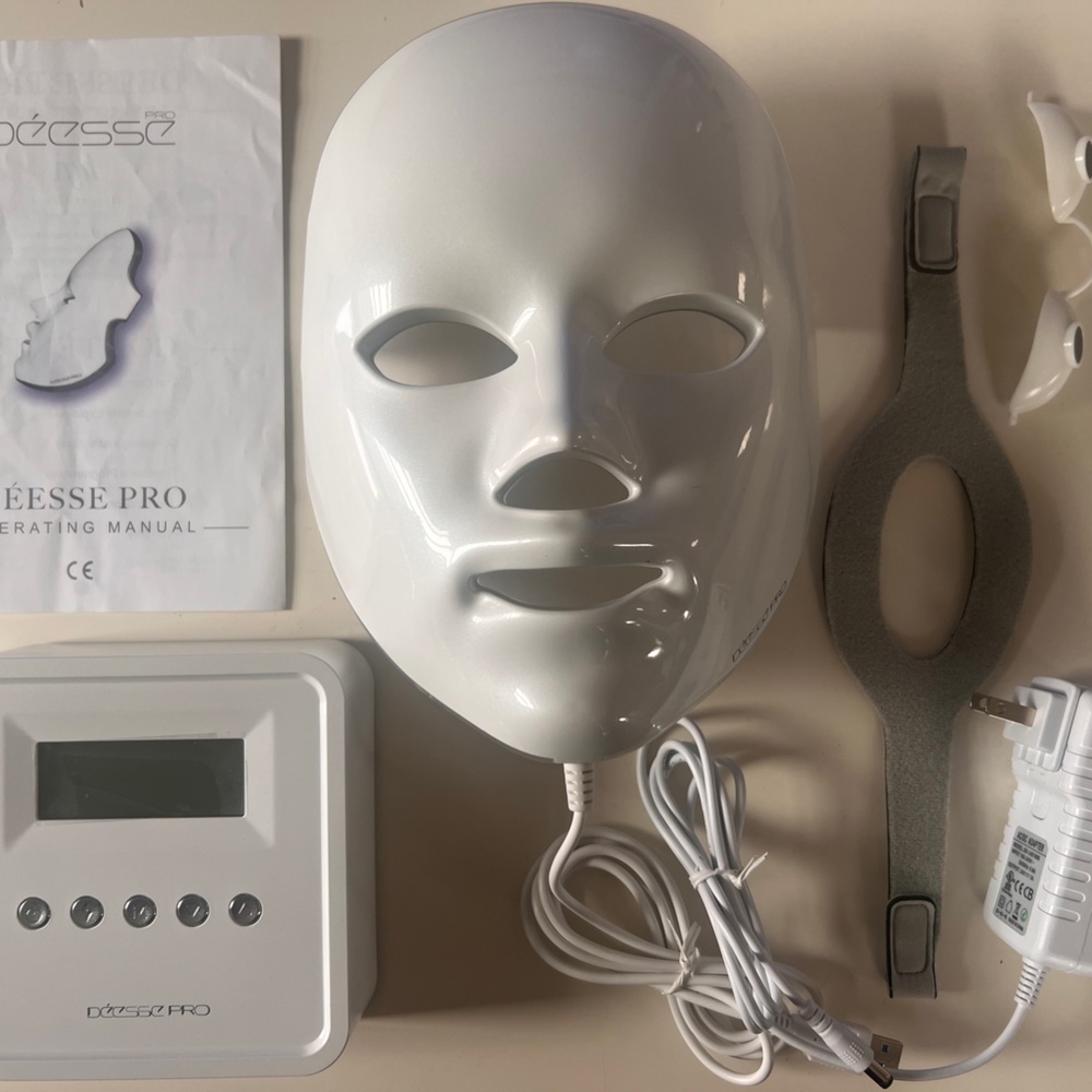 Deesse LED Mask (retail $1,900)
